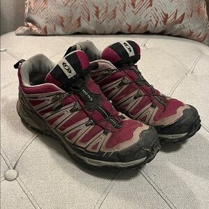 Women’s Salomon X pro gortex waterproof shoe size 8.5